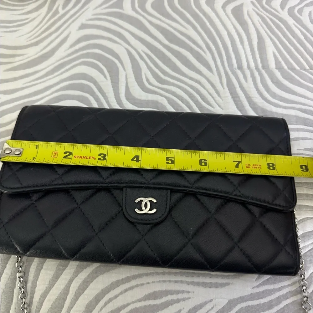 CHANEL Navy Blue Quilted Lambskin Classic Flap Wallet Silver CC - Picture 14 of 16